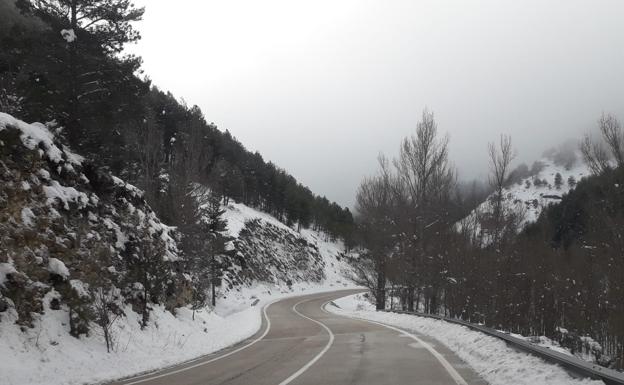 Hay nieve en algunas carreteras jienenses pero se puede circular por todas