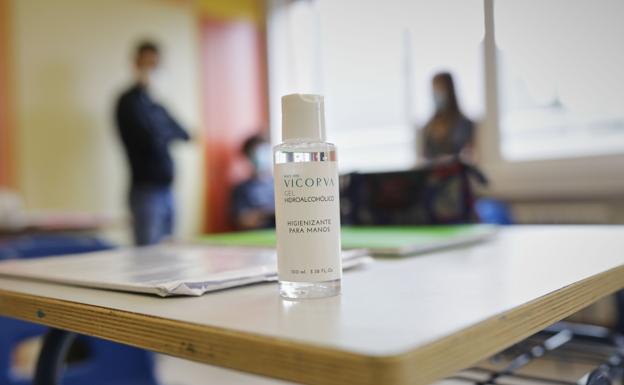 La ola de frío y el coronavirus complican el regreso a las aulas