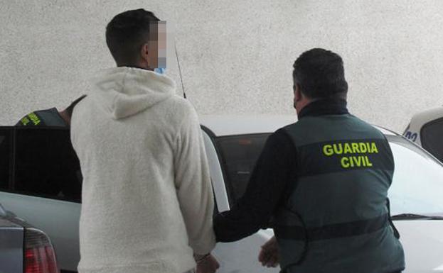 Detenidos por cometer robos a punta de pistola en las comarcas de la Loma y Sierra Mágina