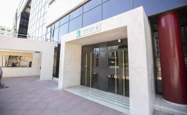 Un año de cárcel por fracturarle la órbita ocular de una patada en una popular discoteca de Granada