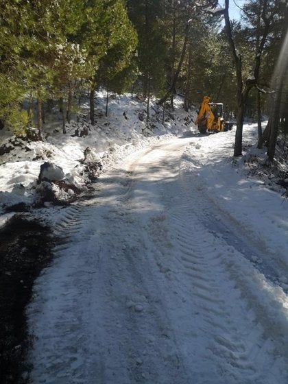 La carretera que une Orcera y las aldeas de la Sierra de Segura ya está «limpia y totalmente transitable»