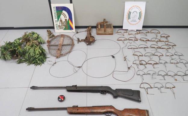 Decomisan material para caza furtiva a los dueños de una finca rural de Gérgal