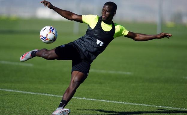 La petición de Azeez aprieta aún más el mercado