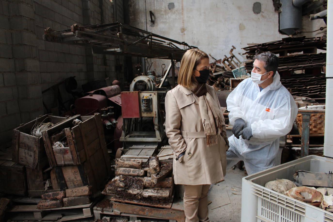 Comiezan los pasos previos a la rehabilitación de la Fábrica del Pilar de Motril con la clasificación de piezas menores