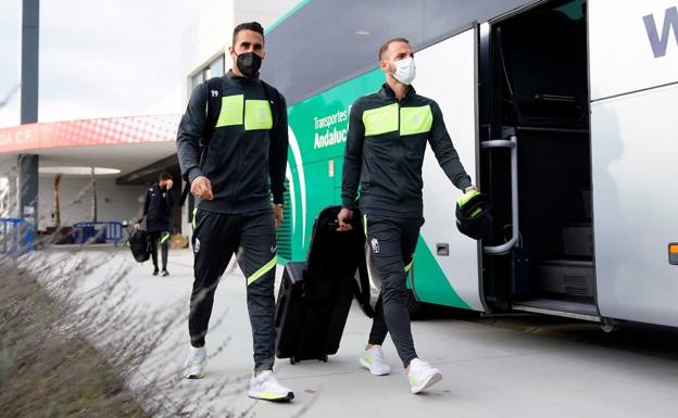 El Granada viaja a Castellón con Víctor Díaz pero sin Aarón