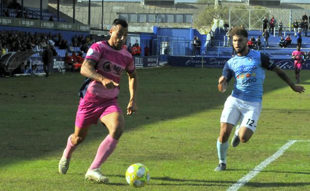 Dani Sánchez: «Es un lujo que tu club te ceda y venir al Linares para competir por todo»