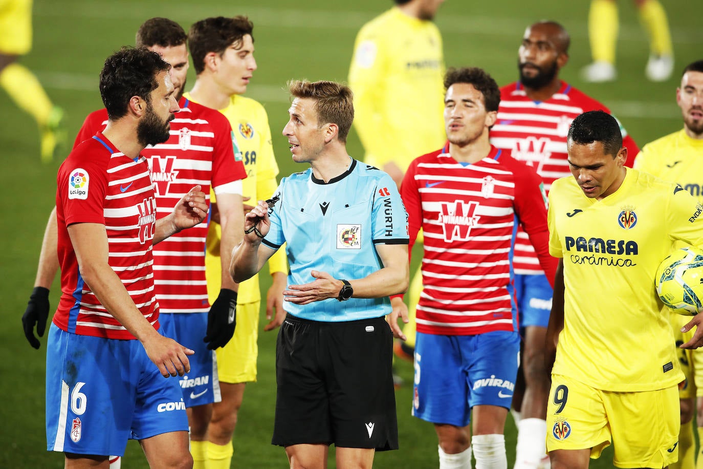 Espectáculo al descubierto