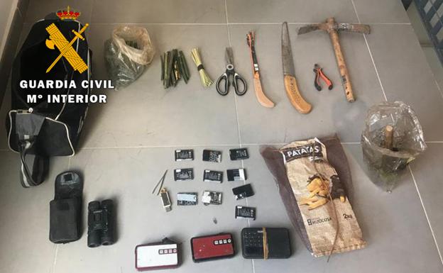 Investigan a un vecino de Bailén por capturar aves silvestres con pegamento