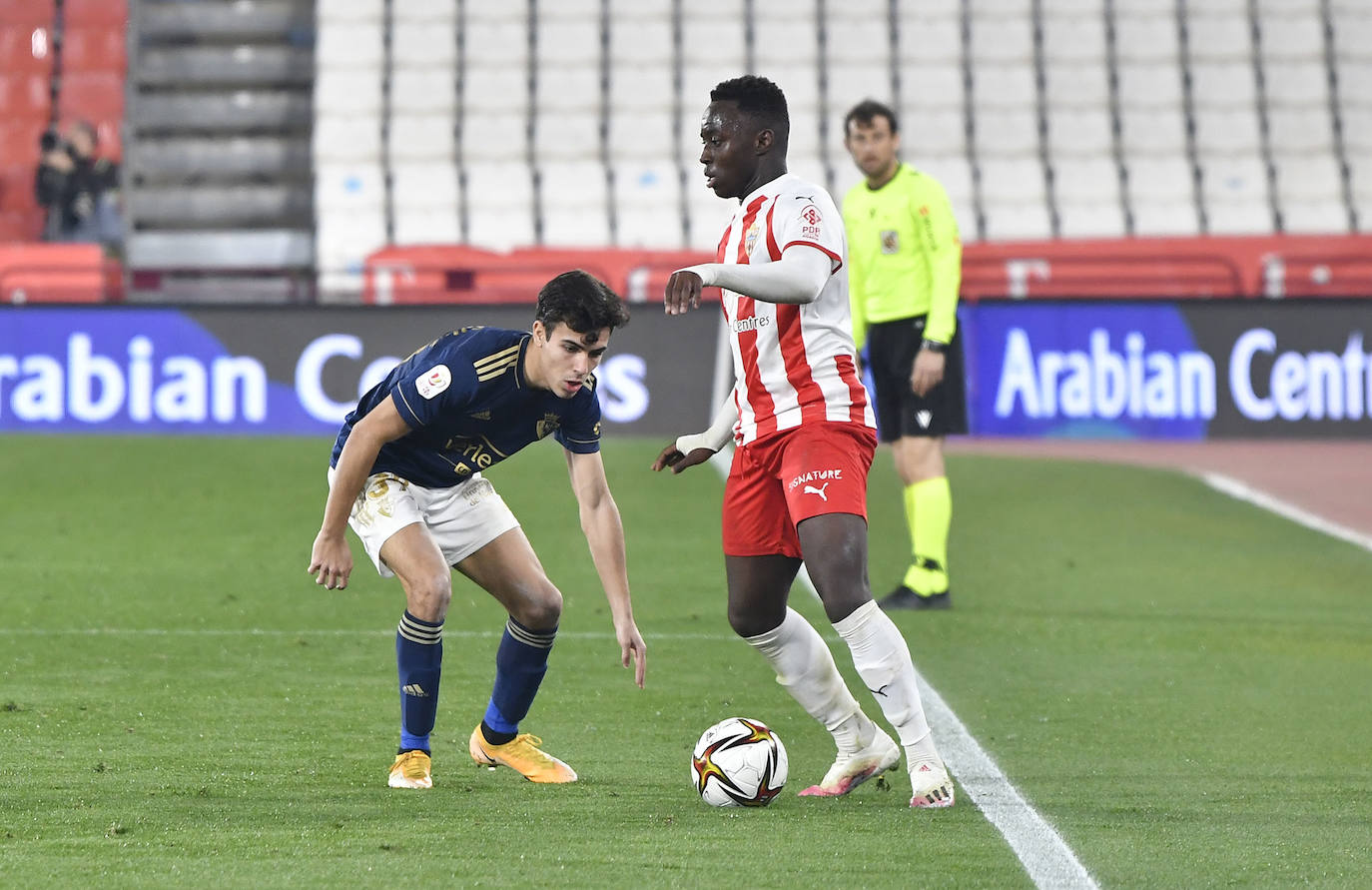 El Almería 'aligera' el vestuario y cede a Arvin Appiah al CD Lugo