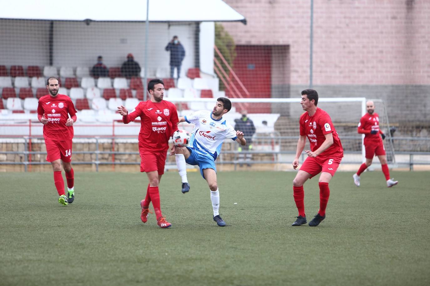 Un gol de Fran en el último tramo puede con el Loja en el estreno de Vicente Ortiz