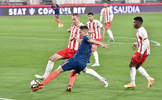 Una acción a balón parado rompe los sueños del Almería