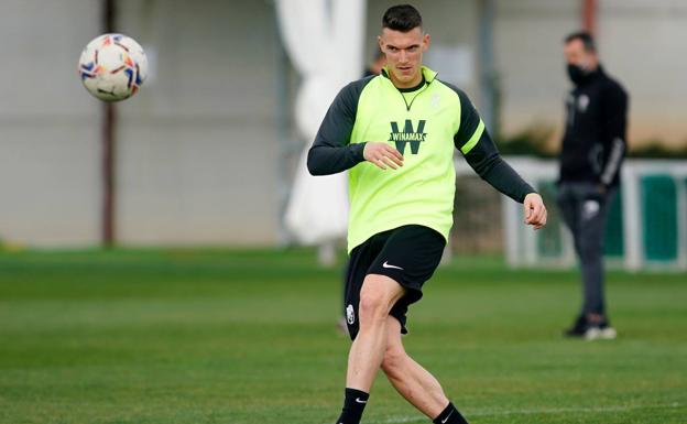 Adrián Marín: el relevo de Carlos Neva ya es uno más