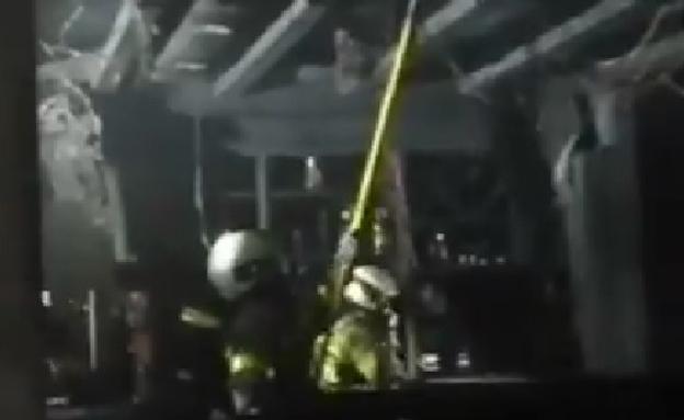 Un incendio derrumba parte de una nave y una vivienda en Moclín