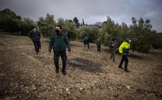 Sin pistas de Manuel tras una intensa jornada de búsqueda con drones, perros y más de 150 voluntarios