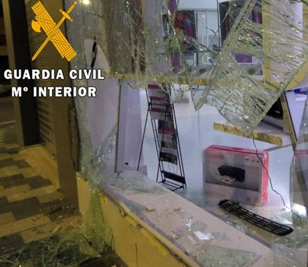 Detienen tras una persecución en Almería al autor de una docena de robos por alunizaje