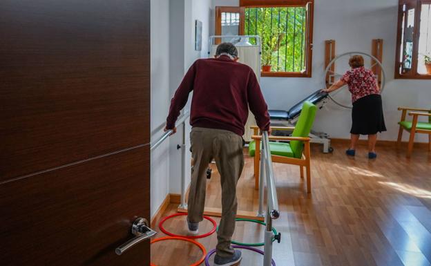 Salud flexibilizará la vacunación de los centros de día de Granada a petición del sector