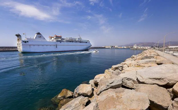 Balearia opta a explotar la línea Motril-Melilla tras la exclusión de otra naviera del concurso