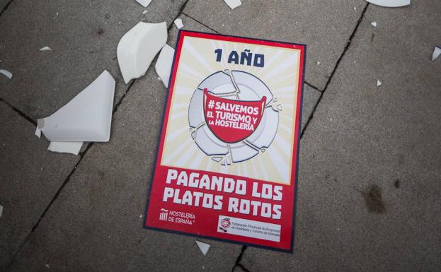 Rebajan la multa impuesta a un camarero de Granada porque se quedó en paro por la pandemia