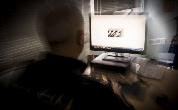 Siete años y medio de cárcel para un estudiante jienense de la UGR por distribuir pornografía infantil