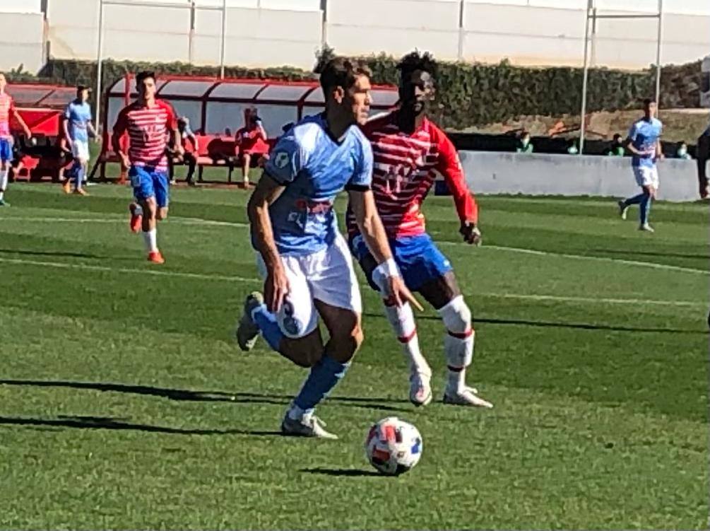 El CD El Ejido gana con calidad y casta al Recreativo Granada