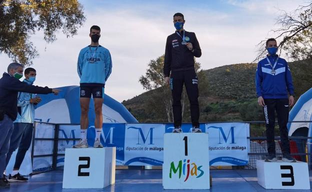 Pablo Sánchez y Claudia Estévez, campeones de Andalucía de cross