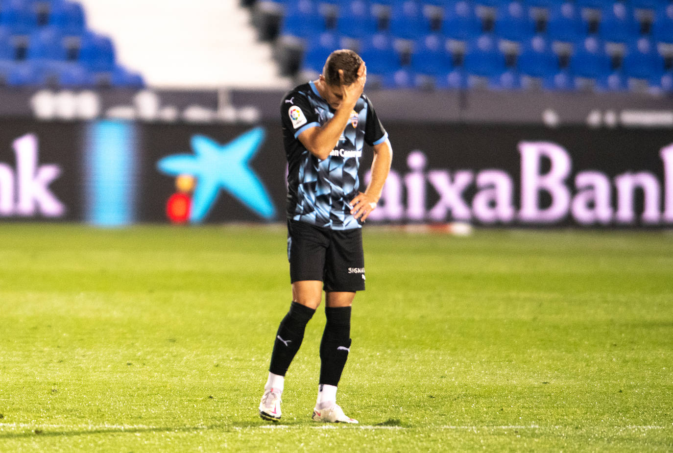 El VAR 'apareció' esta vez para anular el segundo gol del Almería en Leganés