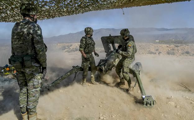 Cerca de 100 soldados hacen prácticas con fuego real en Viator