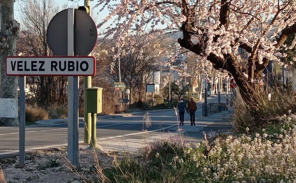 El mal sino de Vélez-Rubio: ni una semana abiertos