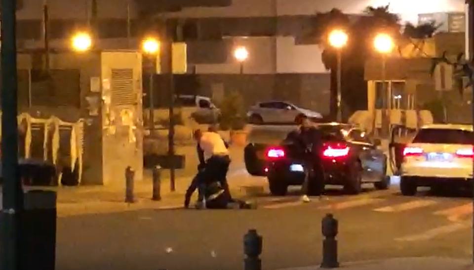 Una pelea en plena calle en el Zaidín acaba con un joven herido, supuestamente, de un disparo