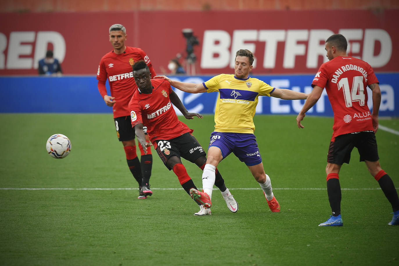 Otro penalti en contra del Almería: «Que alguien me diga cómo defender»