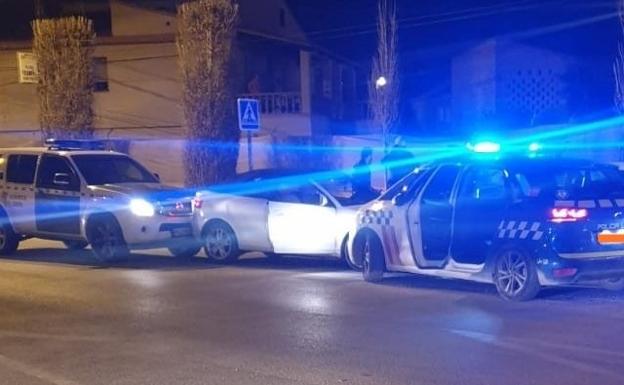 Tres guardias civiles y dos policías heridos en Granada al embestir unos atracadores de gasolineras sus coches patrulla