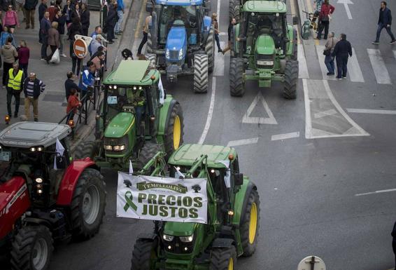 Una caravana del sector primario cortará Granada para protestar por la crisis