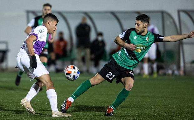 Al Huétor Vega le da el cuerpo para aguantar hasta el minuto 89