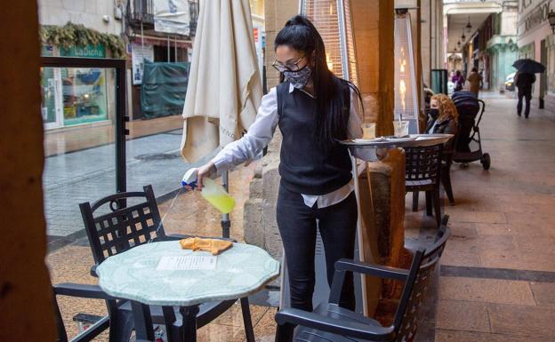 Andújar, Mancha Real y Bailén se desconfinan y aumenta el aforo de bares y terrazas en toda la provincia para el puente
