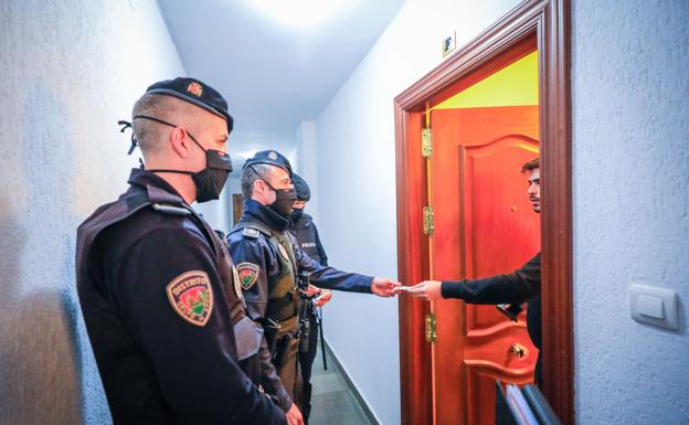 La Policía Local de Granada detecta y multa 175 fiestas en pisos solo en las tres últimas semanas