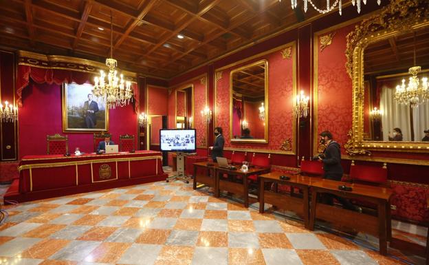 El pleno de Granada elige a los representantes municipales del Palacio de Congresos ocho meses después