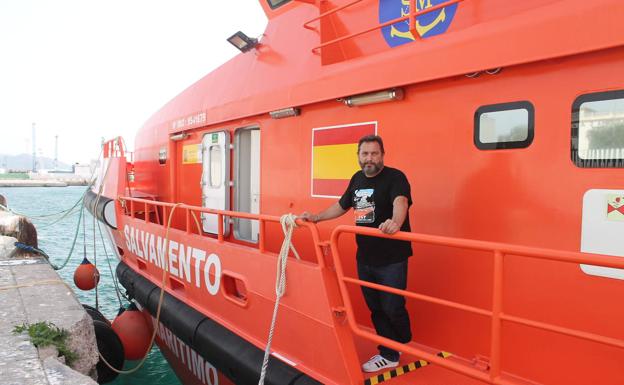 «Juegan con vidas humanas al retirar la tripulación de refuerzo de la Salvamar»