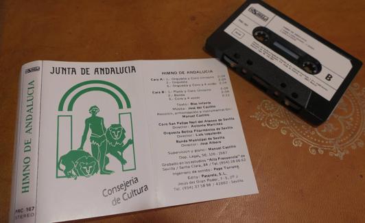 La cinta de cassette editada por la Junta para difundir el Himno./J. A. M.