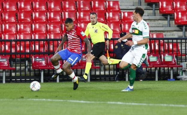 Se mantiene el idilio con Los Cármenes, cuyo césped da la talla