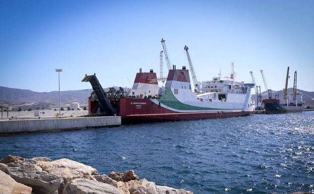 El puerto de Motril retoma tres líneas un año después de que la covid las suspendiera