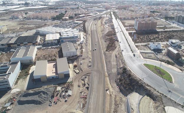 Murcia tapona el Corredor de AVE por un menor ritmo de las obras que en Almería