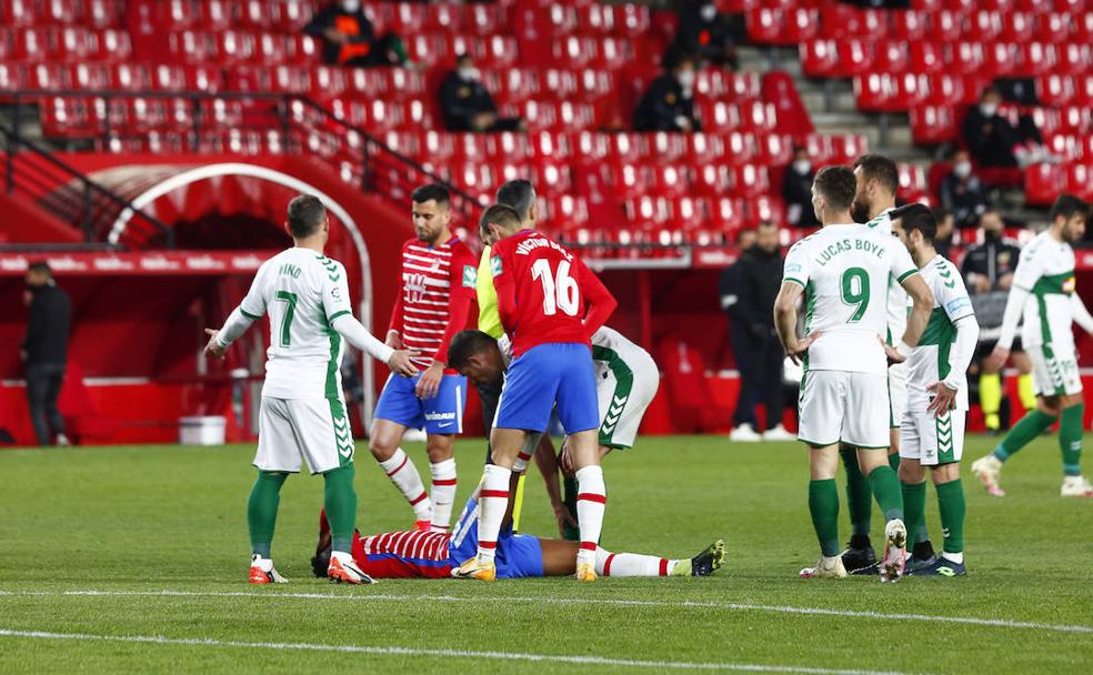 Sin una alineación para recibir al Molde