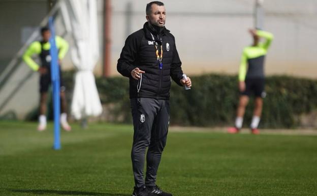 Diego Martínez: «Apuraremos por la mayor disponibilidad de jugadores posible»