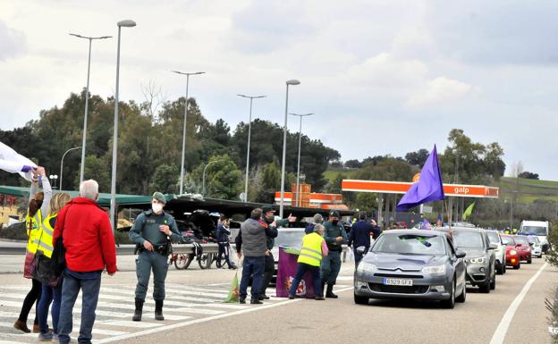 40 multas durante la caravana por incumplir la ley y las normas de circulación