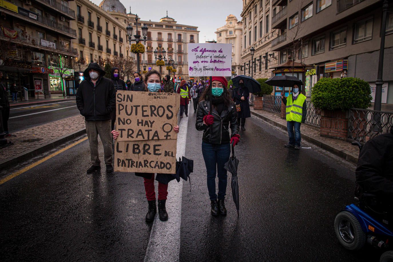 Granada y Motril salen a la calle para reivindicar igualdad con todas las medidas