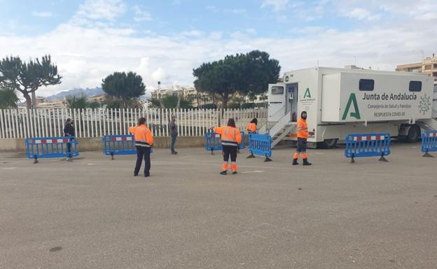 Almería suma cinco muertos y 73 contagios a un día de que Salud estudie la ampliación de horarios de bares