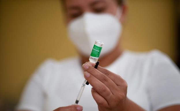 El doctor Cavadas anima a vacunarse pese a las dudas: «Yo no pago impuestos convencido, pero los pago»