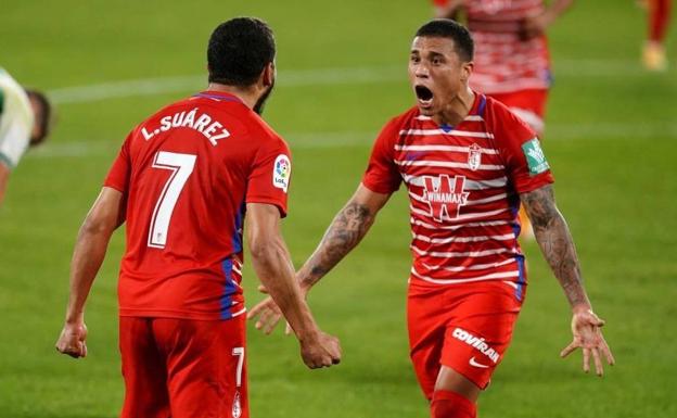 Suárez se opera por otra dolencia pero no alarga su periodo de baja