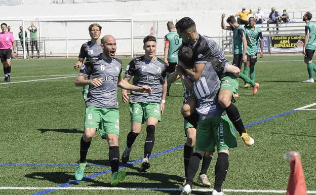 Insuficiente reacción del Huétor Vega ante el Mancha Real