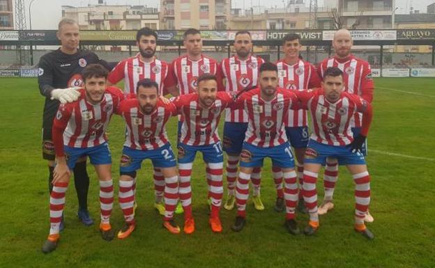 El CD Torreperogil tampoco consigue los tres puntos en su visita al Poli Almería